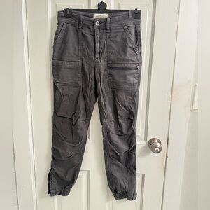 REI Co-op Trailsmith Jogger Sz. 4 in Charcoal Gray